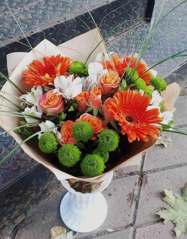 Букет цветов из: Герберы, Хризантемы, Альстромерии и Розы в Марьино Курской области