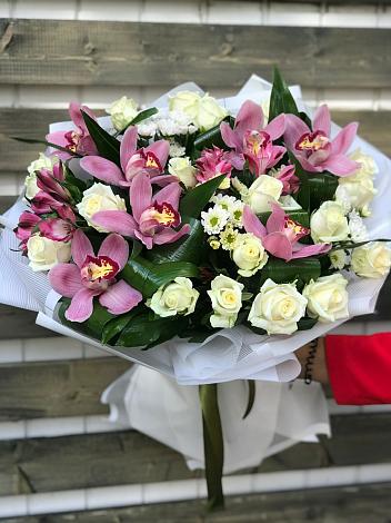 Букет цветов из: Розы и Хризантемы в Марьино Курской области