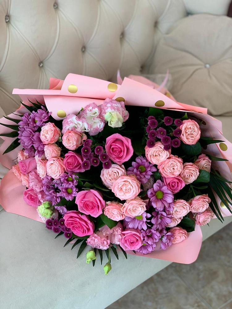 Букет цветов из: Хризантемы, Розы и Лизиантусы в Марьино Курской области