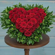 Цветочная композиция из Розы в виде сердца в Марьино Курской области