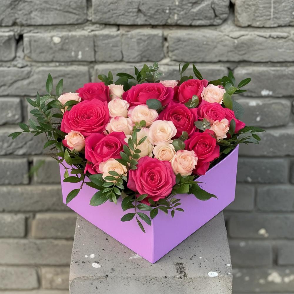 Цветочная композиция из Розы в коробке в Марьино Курской области