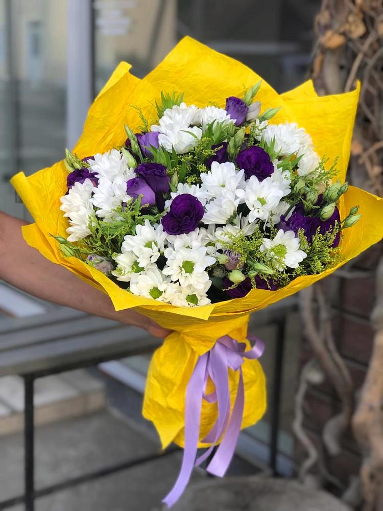 Букет цветов из: Ирисы, Хризантемы и Ромашки в Марьино Курской области