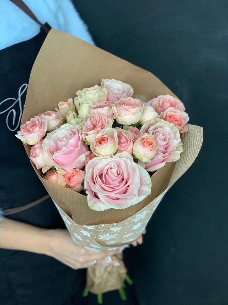 Букет цветов из: Хризантемы и Розы в Марьино Курской области