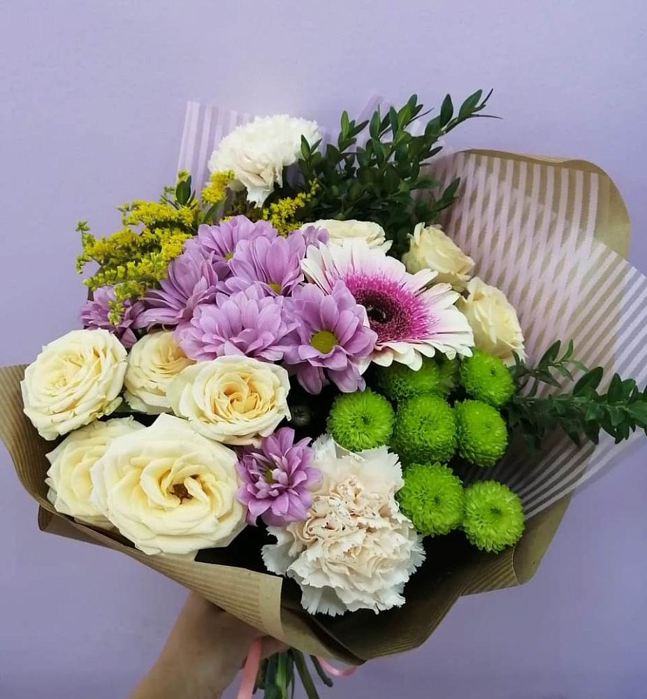 Букет цветов из: Хризантемы, Розы, Гвоздики и Герберы в Марьино Курской области