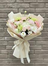 Букет цветов из:  Гвоздики, Розы, Лизиантусы и Хризантемы #REPLACE_PRED# Марьино Курской области