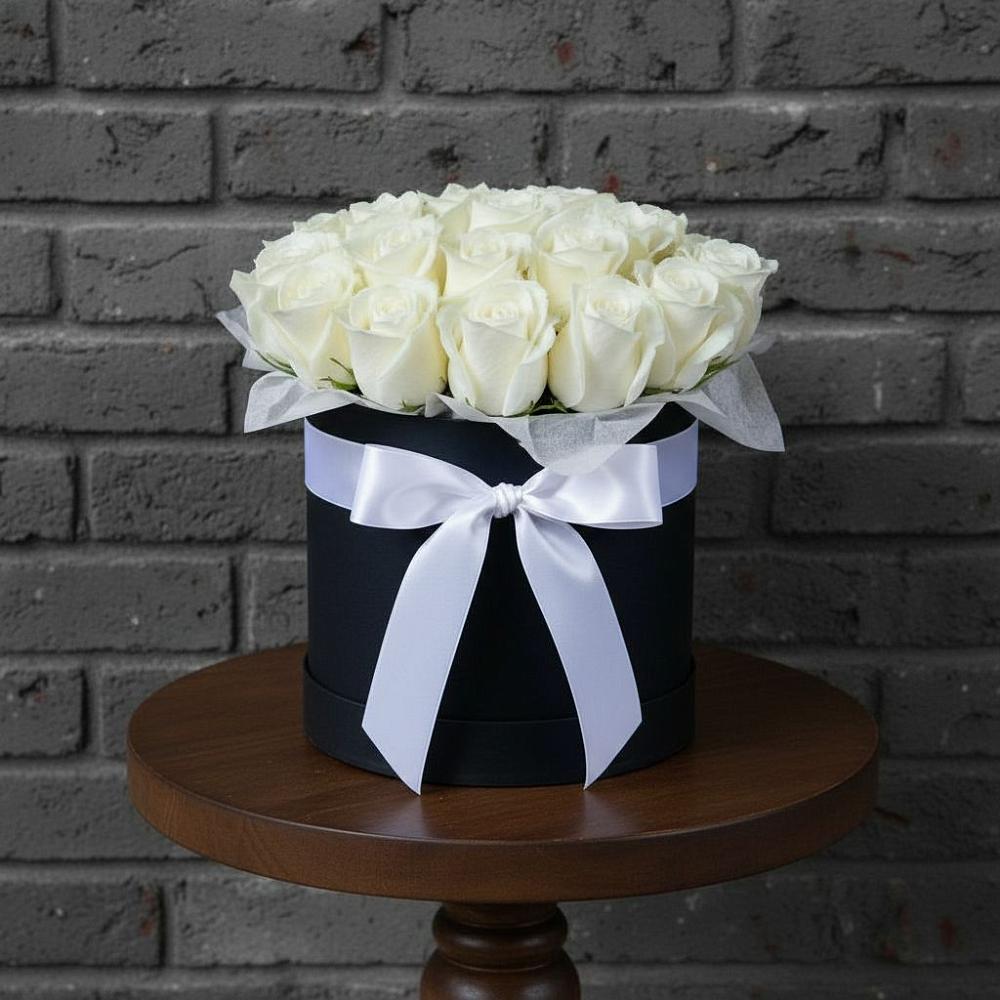 Цветочная композиция из Розы в шляпной коробке в Марьино Курской области