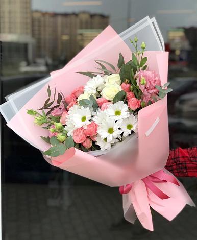 Букет цветов из: Розы, Лизиантусы и Хризантемы в Марьино Курской области